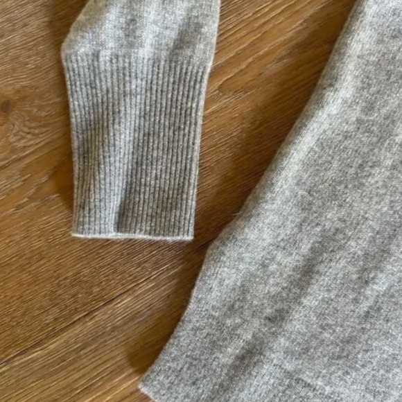 HALOGEN Classic V Neck 100% Cashmere Sweater in Soft Gray - Picture 7 of 8